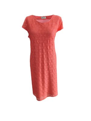 VESTIDO CON CORTE RECTO.